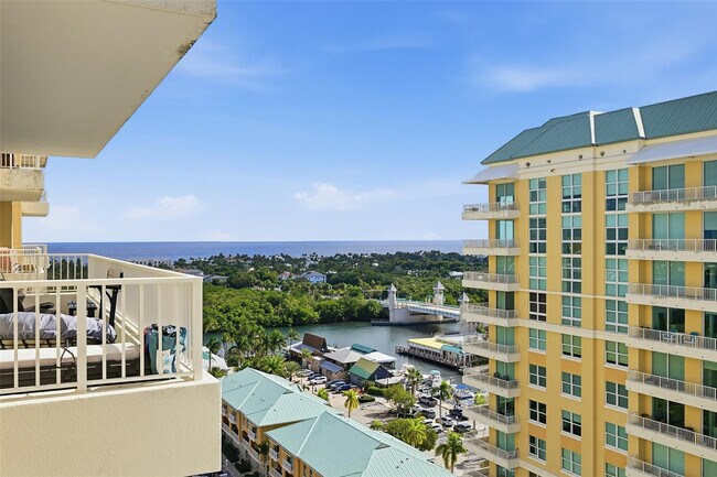 Building Photo - 700 E Boynton Beach Blvd