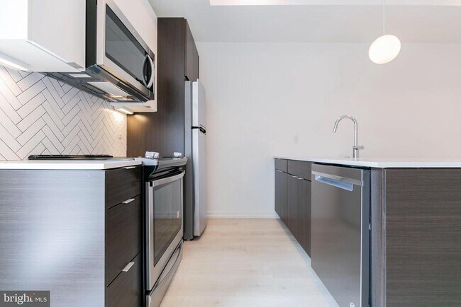 Building Photo - 1234 North St