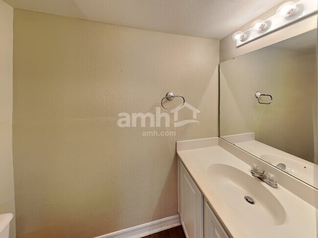 Building Photo - 3275 Hunters Chase Loop