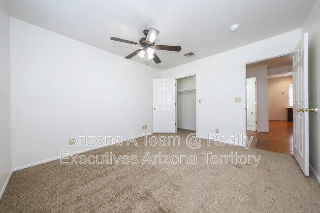 Building Photo - 1014 N 7th Ave