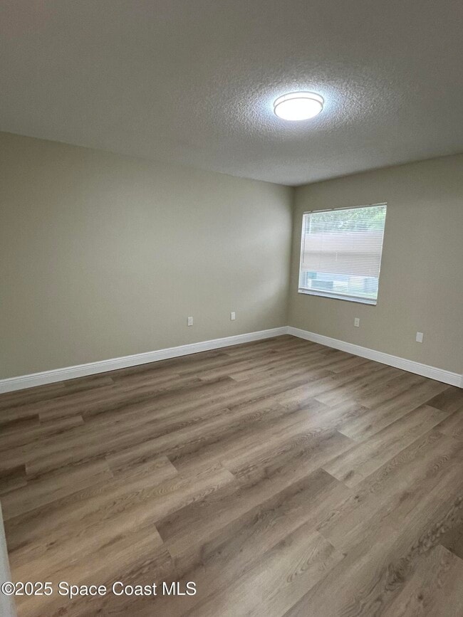Building Photo - 3154 Dunhill Dr