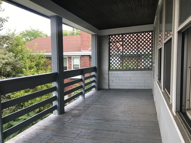 Building Photo - 5 Bedroom/3 Bathroom, mins. from UC $750/p...