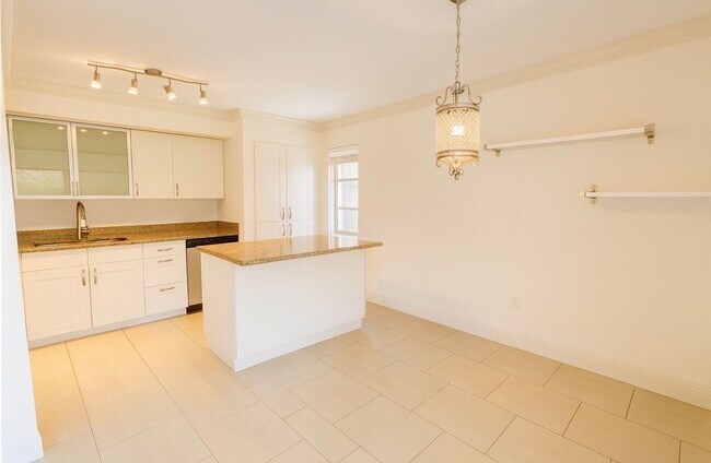 Building Photo - 1400 Pompei Ln