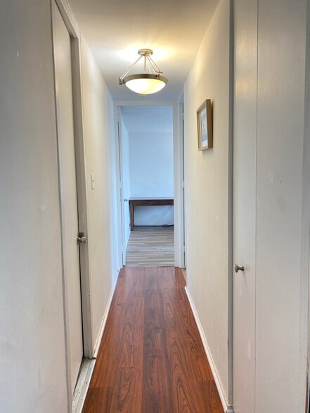 Building Photo - 1401 E 55th St