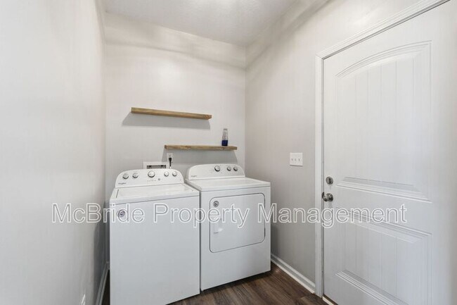 Building Photo - 6013 Settlement Ct