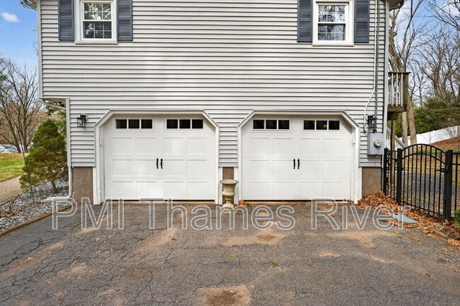 Building Photo - 74 Hurlburt St