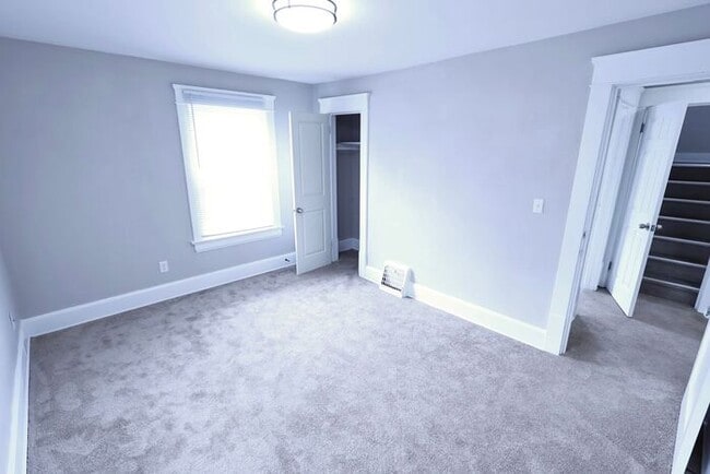 Building Photo - 893 Delia Ave