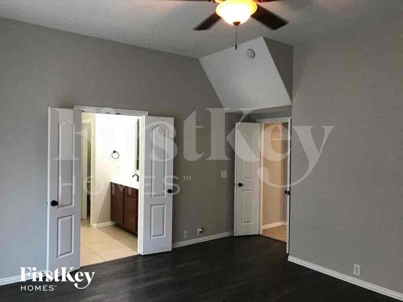 Building Photo - 612 Celeste Ln