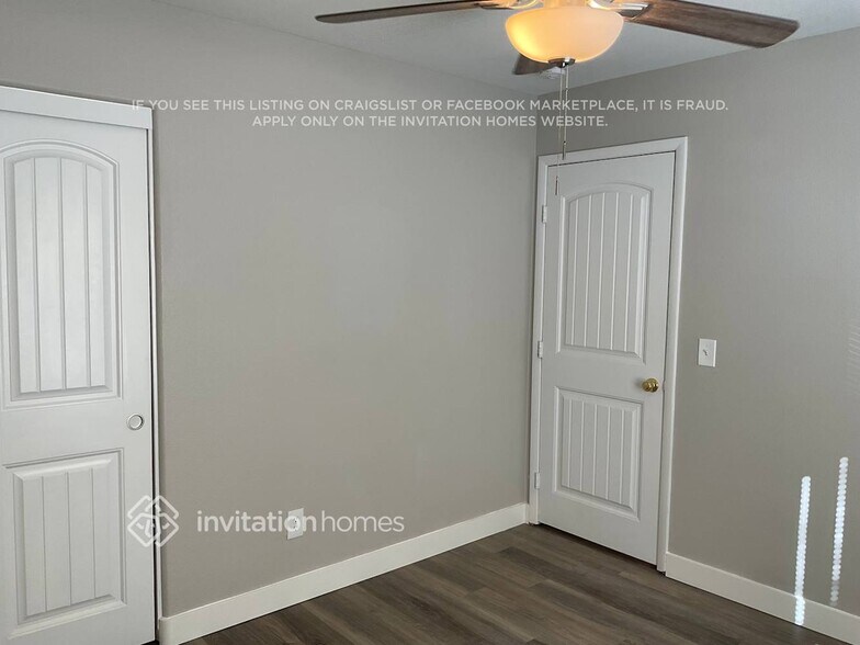 Building Photo - 4820 Golden Shimmer Ave