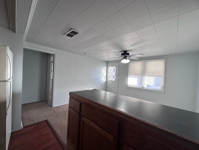 Building Photo - 1205 Marion-