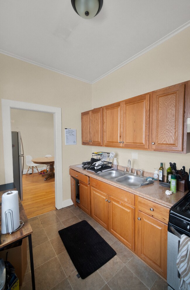 Building Photo - 2036 Sherman Ave