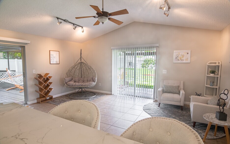 Building Photo - 888 Florida Pky