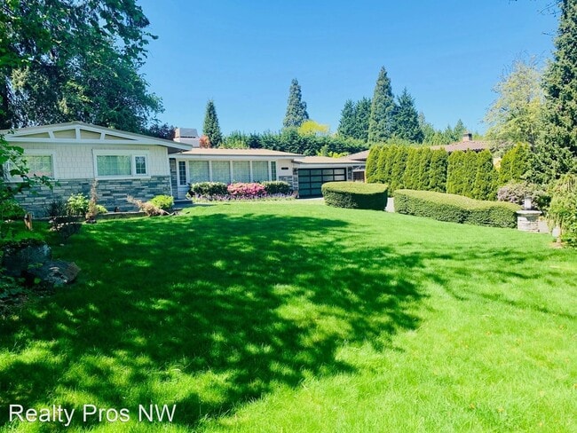 Primary Photo - 3 br, 2.5 bath House - 1845 Evergreen Poin...