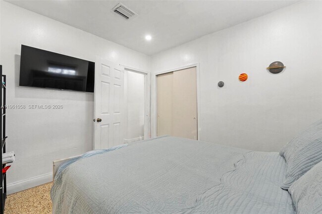 Building Photo - 8300 NW 35th Pl