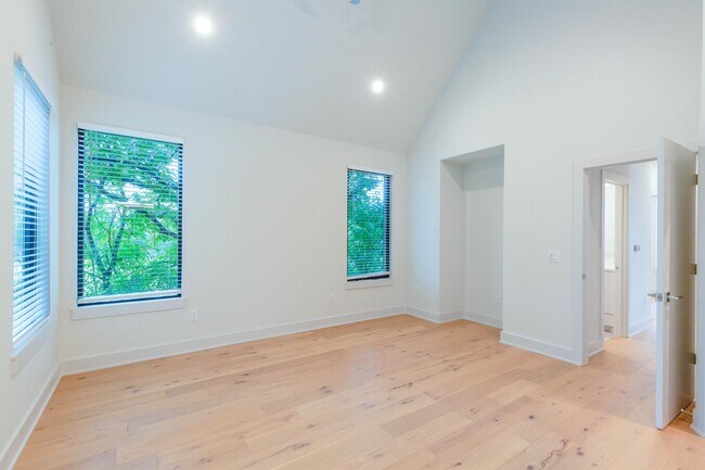Building Photo - 1116 Walton Ln