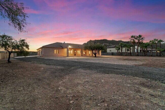 Building Photo - 36648 N 27th Ave