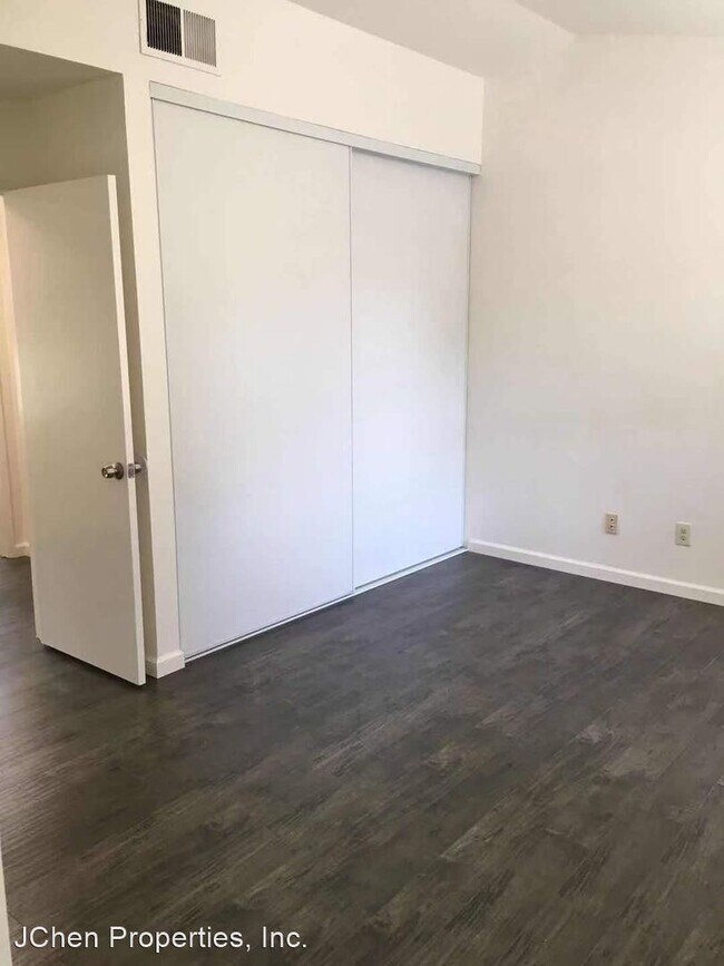 Building Photo - 4 br, 2.5 bath House - 951 Pullman Ct.