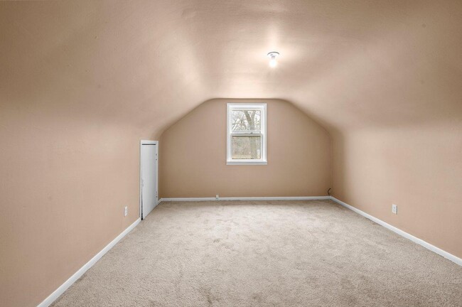 Building Photo - 2016 Reynolds St