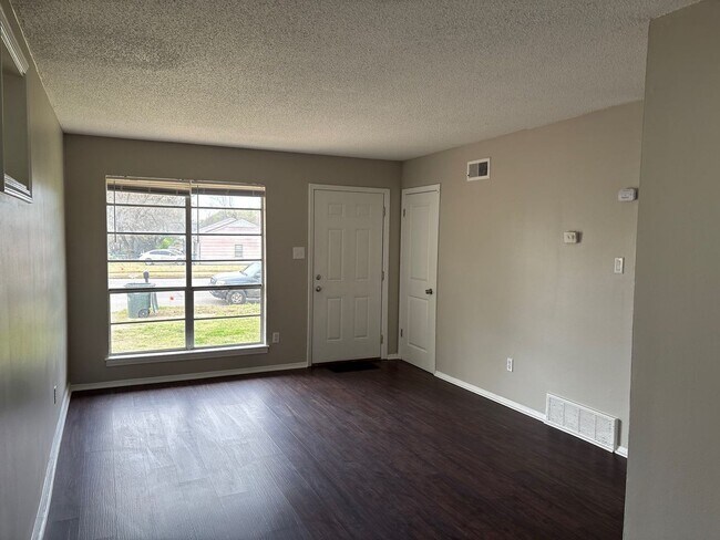 Building Photo - Very Nice Home in Raleigh - Open To Section 8