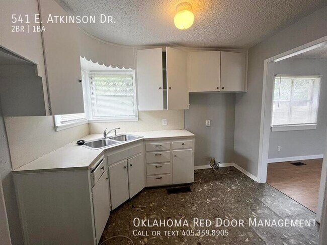 Building Photo - 541 E Atkinson Dr