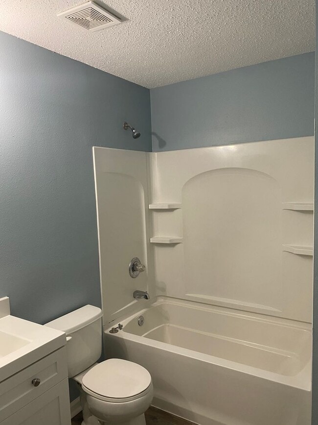 Building Photo - Lovely 2x1 in St. Augustine! Gorgeous Upgrade Kitchen!