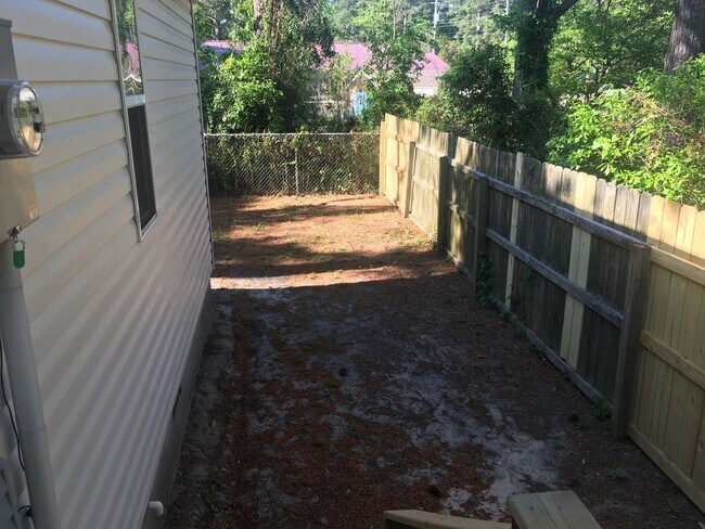 Building Photo - CHARMING 3 BEDROOM HOME IN NEW BERN!