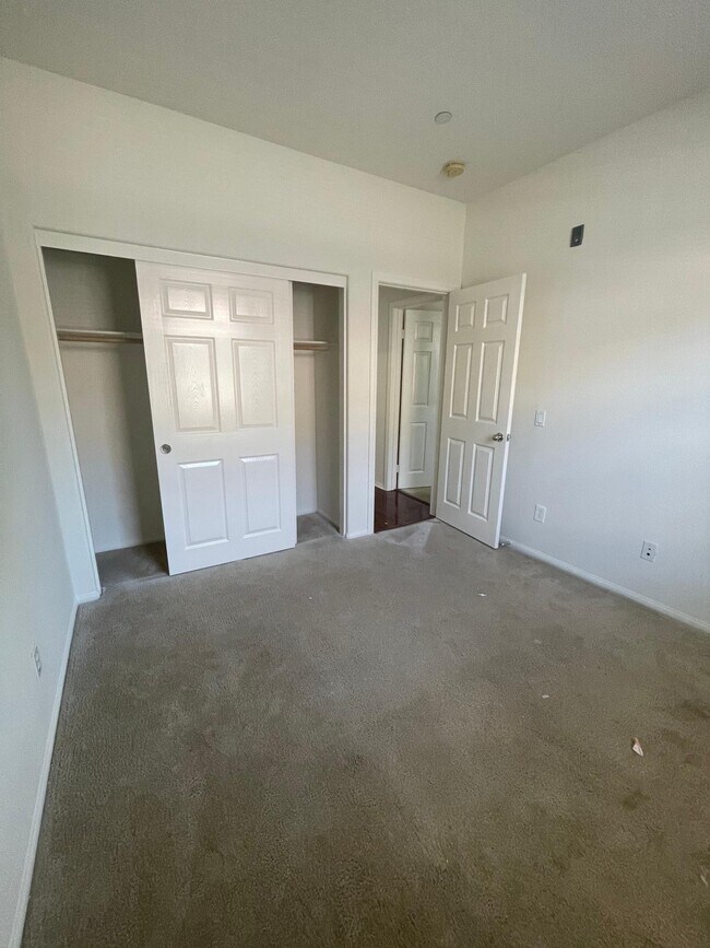 Building Photo - 10598 Acacia Ln