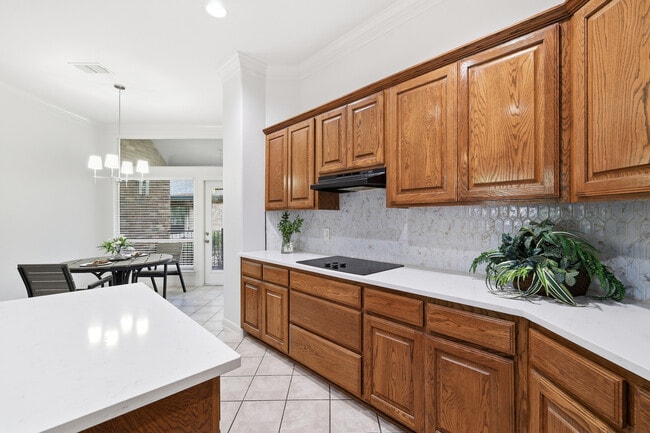 Building Photo - 26 Silverhorn Dr
