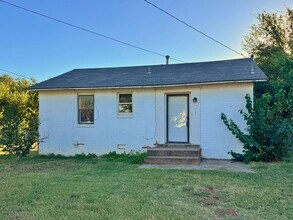 Building Photo - Affordable 2 Bed 1 Bath In Wendover Hills