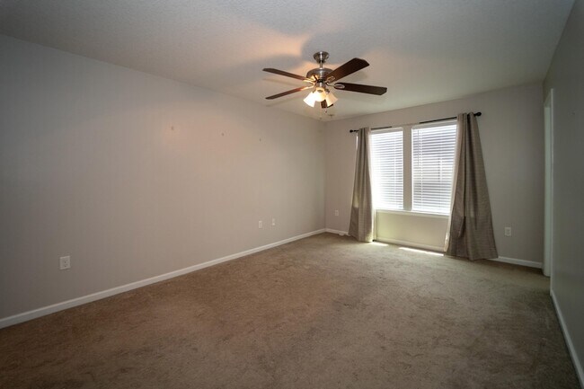 Building Photo - 211 Moultrie Village Ln