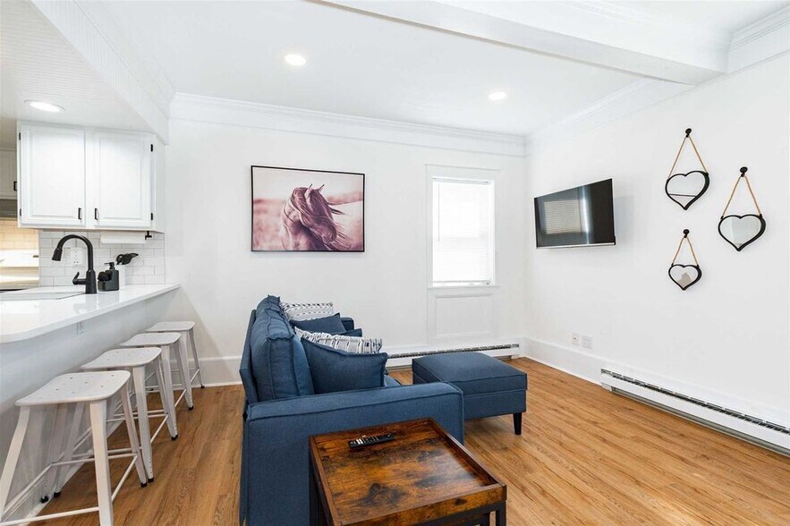 Building Photo - 48 Columbia St