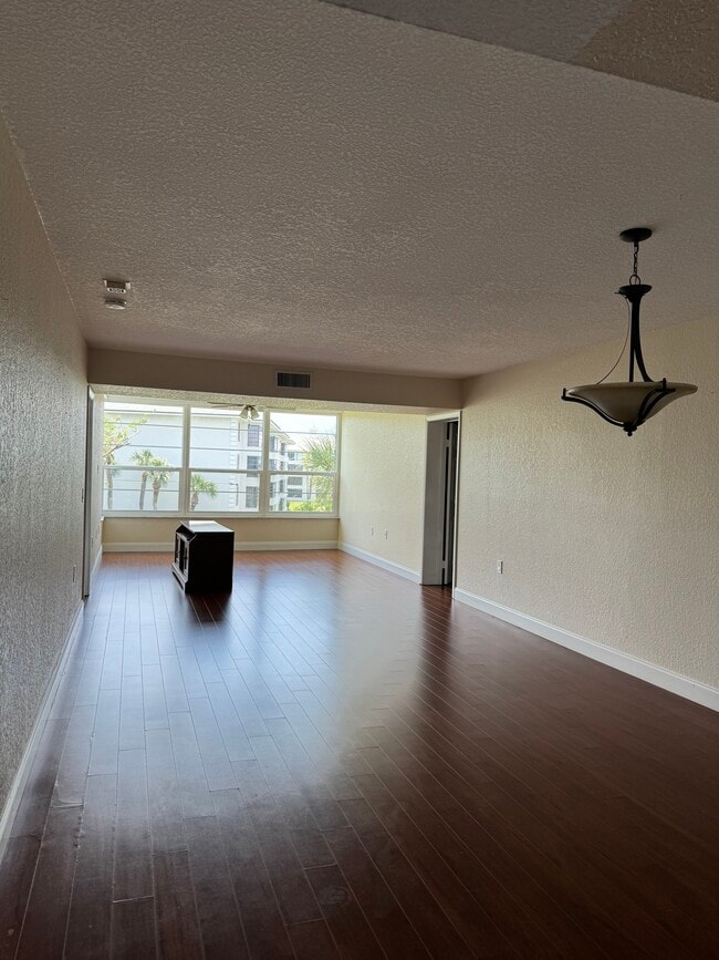 Building Photo - 3636 Whitehall Dr