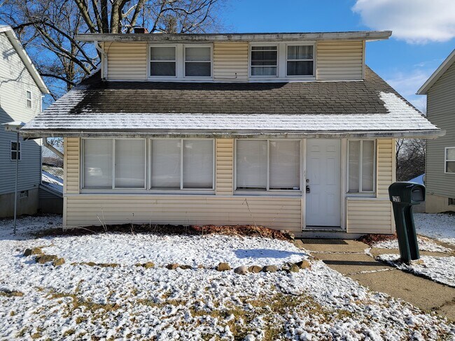 Primary Photo - 1299 Sunrise Dr