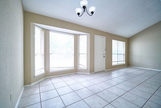 Building Photo - 10235 Gulfstream Ln