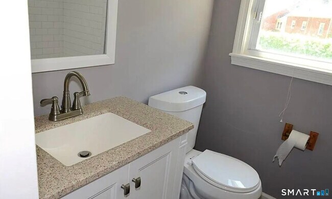 Building Photo - 122 Oberlin Rd