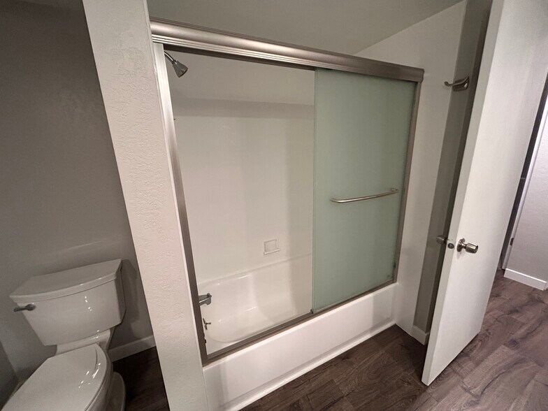 Building Photo - 9205 W Albany Ave