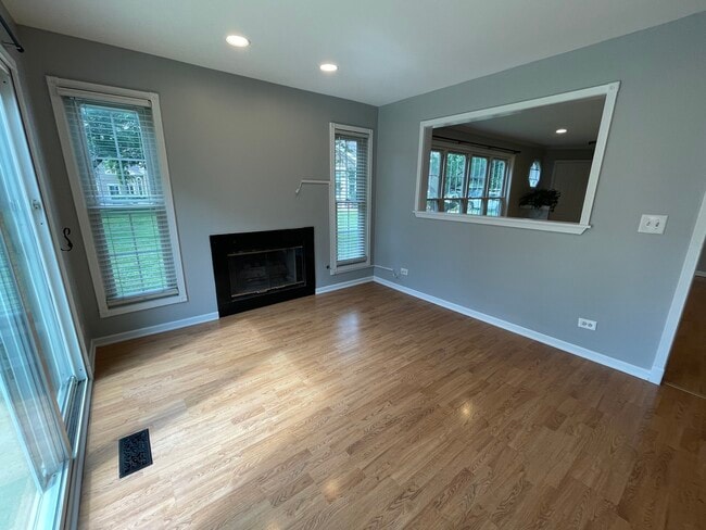 Building Photo - 1076 Rockport Dr