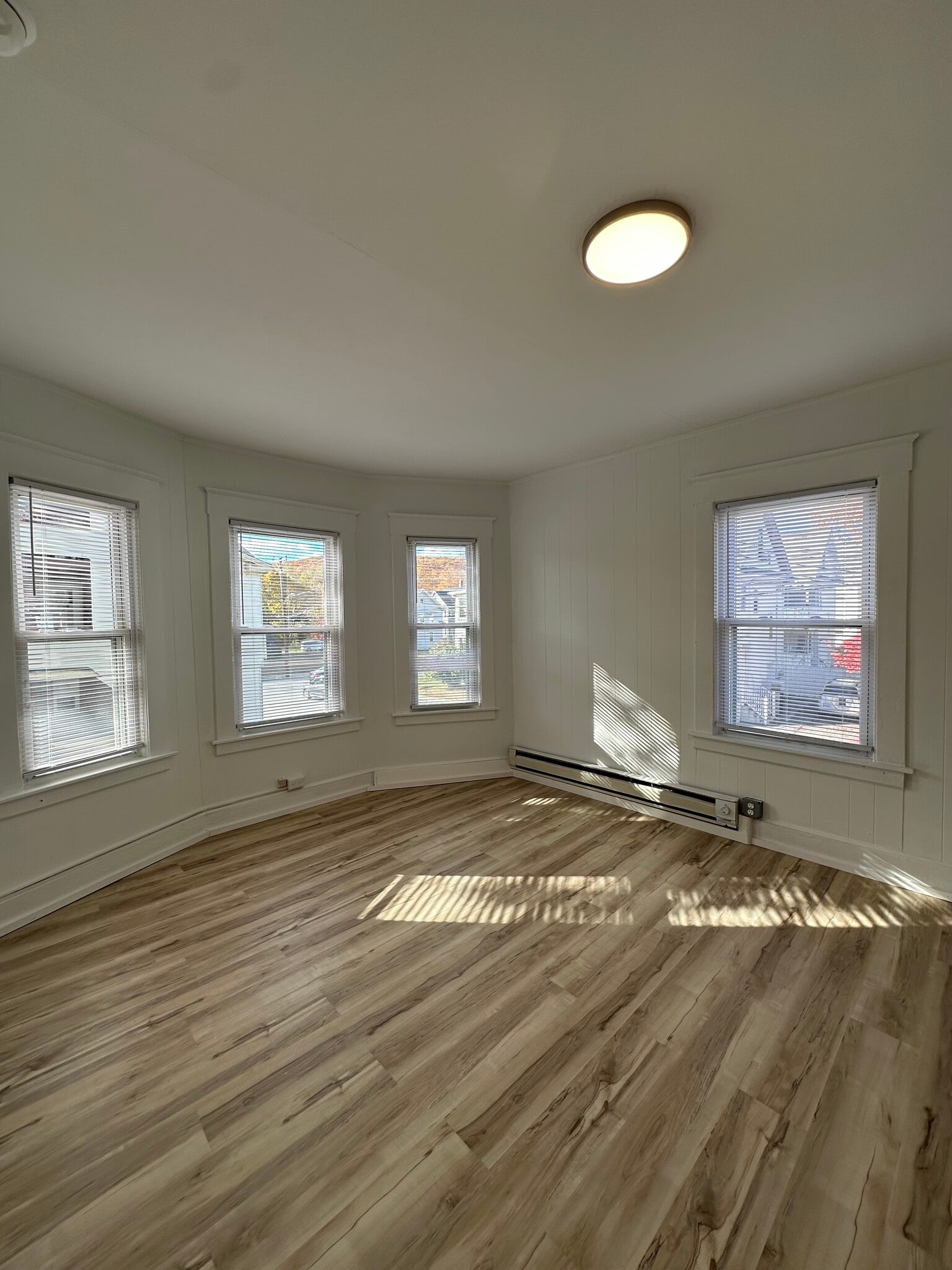 Building Photo - 12 Margerie St