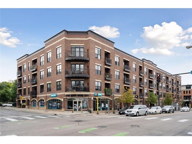 Building Photo - 15 E Franklin Ave