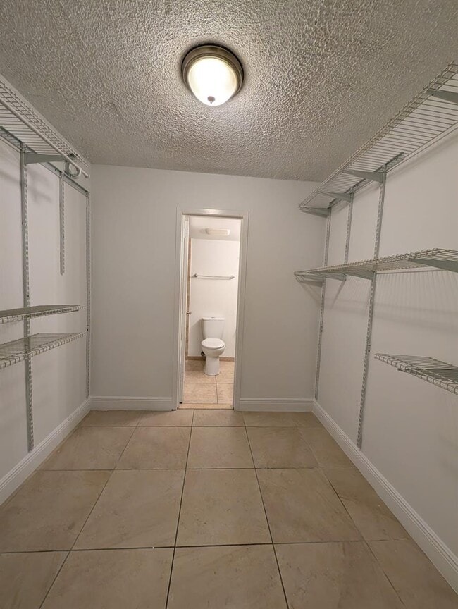 Building Photo - 1800 Sans Souci Blvd