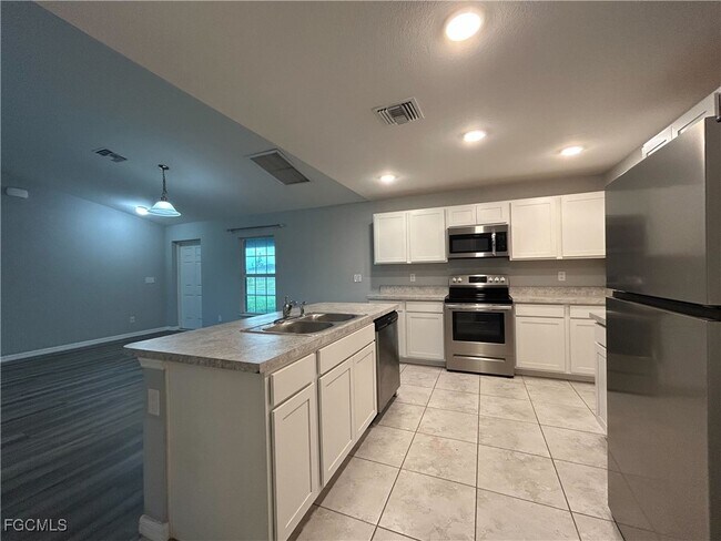 Building Photo - 1515 NW 18th Terrace