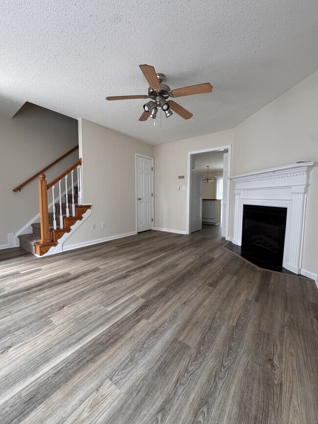 Building Photo - 870 Spring Forest Rd