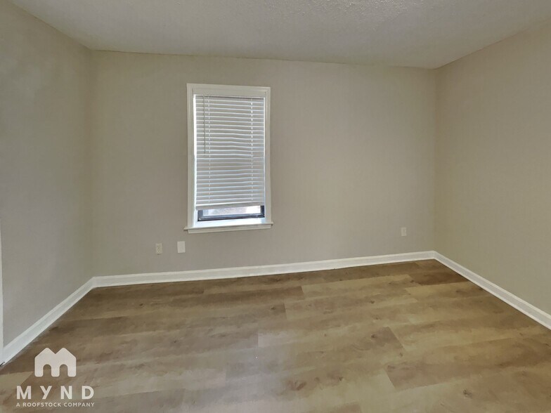 Building Photo - 4512 Crump Rd