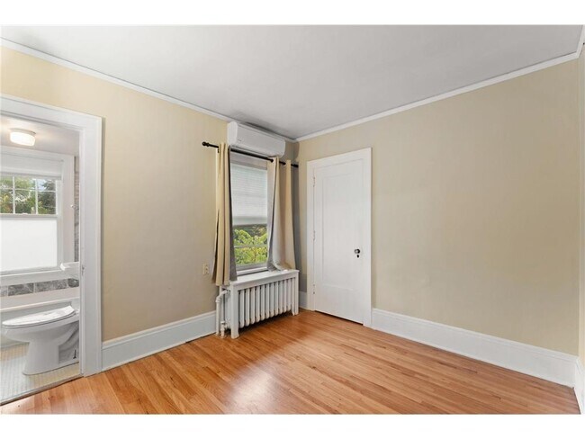 Building Photo - 1501 Summit Ave