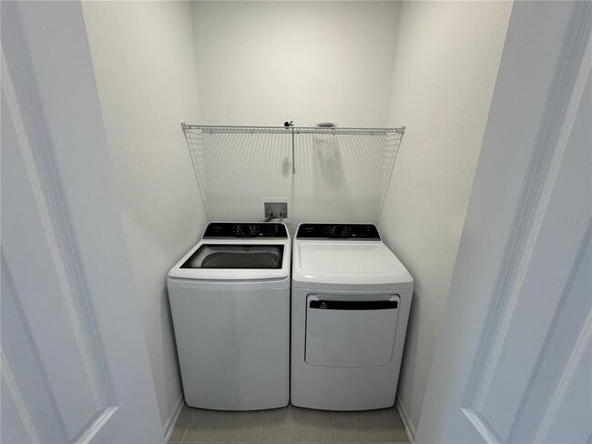 Building Photo - 2959 SAVIOR Ave