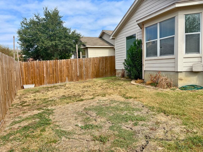 Building Photo - Move-In Special. ½ off the first full month's rent with a 12-month lease.