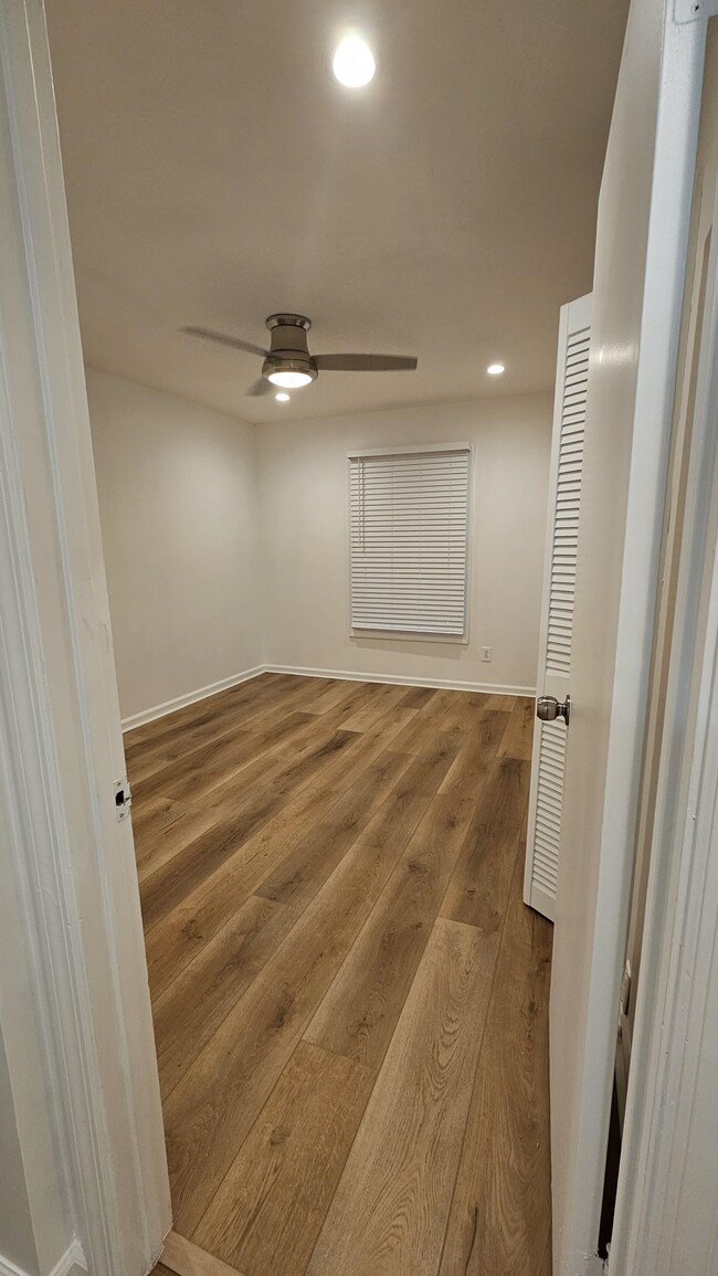 Building Photo - 3107 Colonial Way