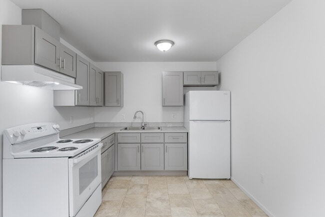 Building Photo - TWO BEDROOM ONE BATH APARTMENT IN LONGVIEW