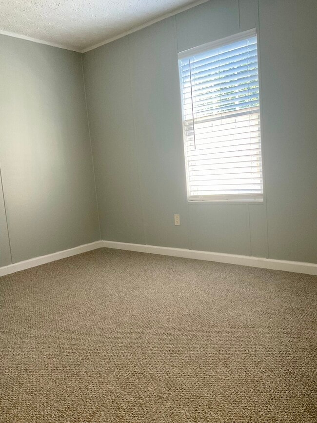 Building Photo - 1110 Fifty Lakes Dr