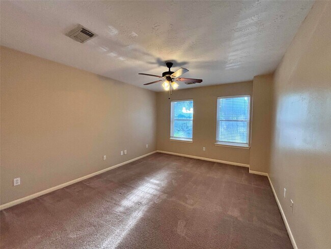 Building Photo - 8019 Carmel Cir